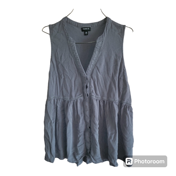 🌟3 For $15 SALE🌟 Torrid Babydoll Crinkle Gauze Grey Tunic Tank - Picture 2 of 5